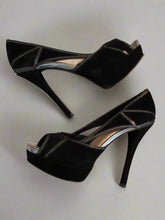 Jessica Simpson - Size 6.5